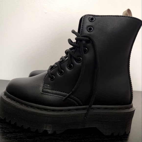 Dr. Martens Shoes - Dr Martens